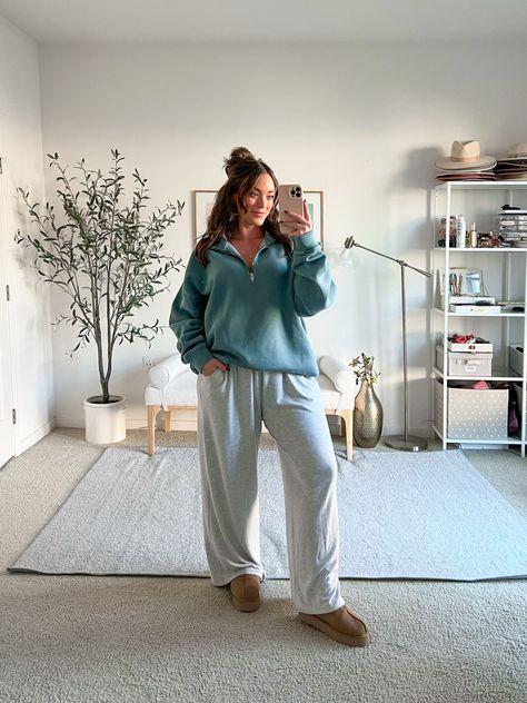 Cozy Lounge Knit Wide Leg Sweatpant curated on LTK Comfy Wfh Outfits, Comfy Outfits Aesthetic, Winter Lounge Outfit, Comfy Cozy Outfits, Comfy Sweatpants Outfit, Lounge Outfit Ideas, Lounge Pants Outfit, Wide Leg Sweatpants Outfit, Pajama Pants Outfit