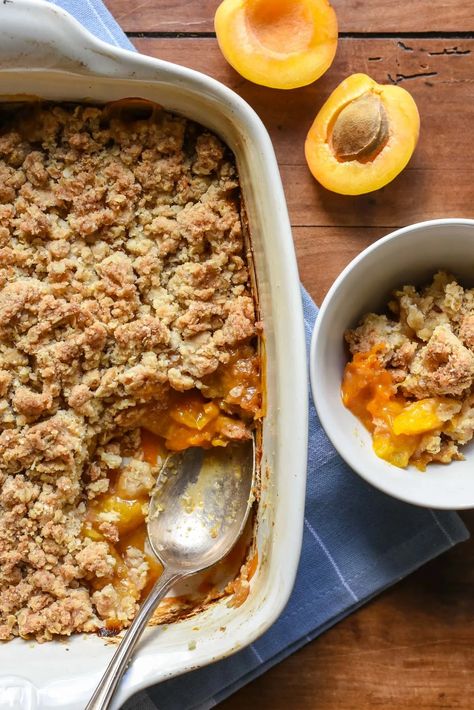 Fresh Apricot Crisp Apricot Crisp Recipes, Canned Apricot Recipes Desserts, Canned Apricot Recipes, Apricot Crumble Recipe, Apricot Desserts, Apricot Crisp, Crumbles Recipes, Apricot Crumble, Crumble Recipes