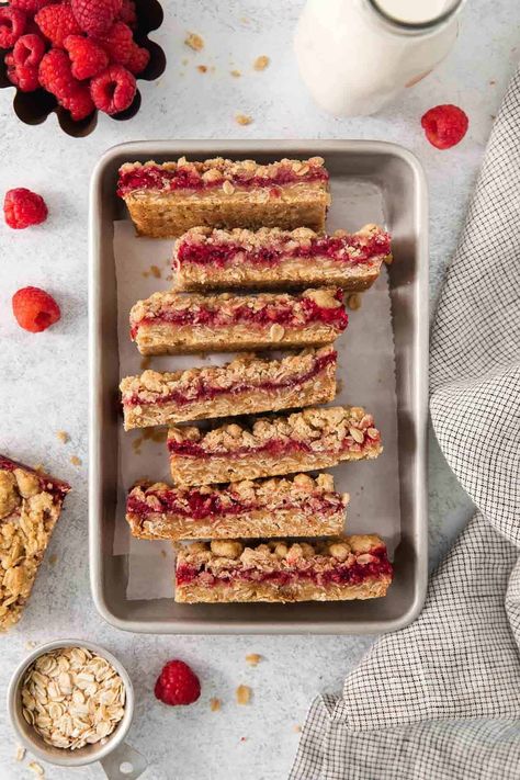 Gluten-Free Raspberry Crumb Bars - Meaningful Eats Raspberry Squares, Raspberry Crumb Bars, Meaningful Eats, Raspberry Oatmeal, Gluten Free Bars, Best Gluten Free Desserts, Raspberry Bars, Crumb Bars, Fruit Crumble