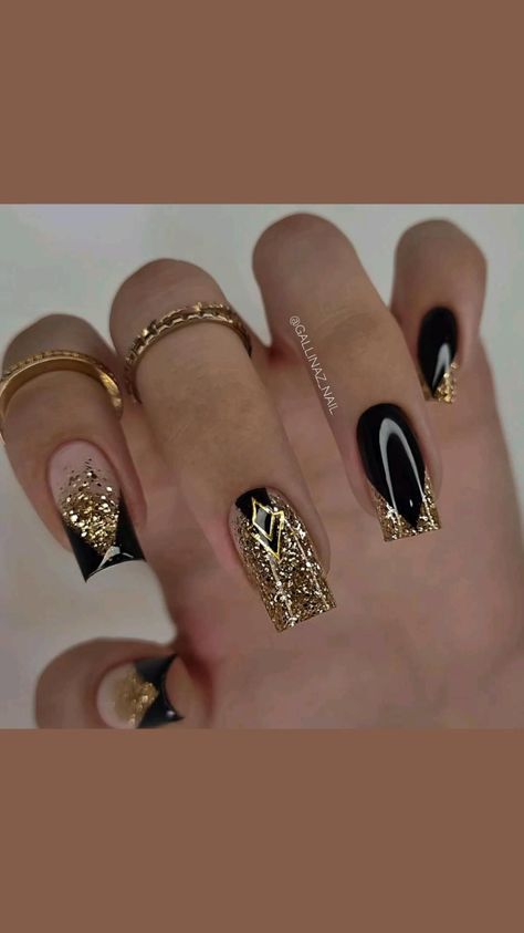 24 Winter Nails to Rock in Your Fingerless Gloves 2024 | Spring Nail Fake Nails French Tip, 2023 Nails Ideas, Nails With Gold Glitter, Square French Tip, Nails With Gold, Nails Medium Length, French Tip Press On Nails, Press On Nails Medium, Nails Medium