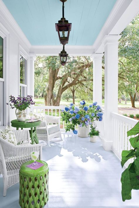 What color should I paint my ceiling? Southern Porches, Haint Blue, Southern Cottage, Small Cottage Homes, Porch Ceiling, Blue Ceilings, Building A Porch, Farmhouse Front Porches, Farmhouse Porch