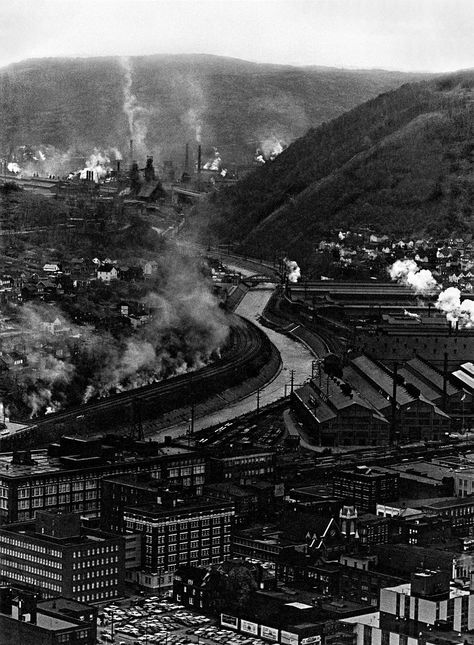 Johnstown Pennsylvania, Pennsylvania History, Pittsburgh City, Winding Road, Pennsylvania, Natural Disasters, Honda Civic, Pittsburgh, Old Photos