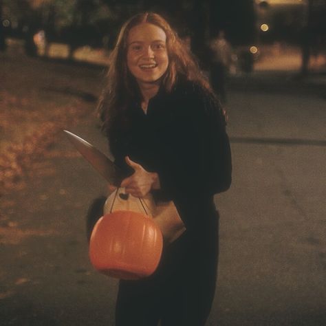 Sadie Sink Icon, Stranger Things Halloween, Max Mayfield, Stranger Things Tv, Stranger Things Characters, Will Byers, Halloween Aesthetic, Sadie Sink, Prime Time