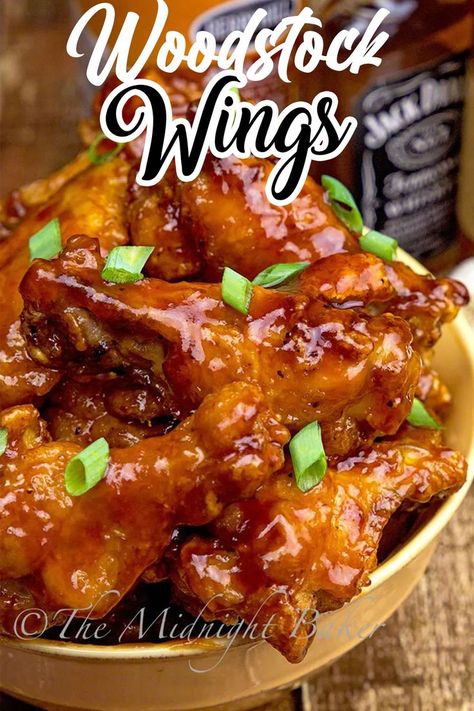 Sticky Wings, Super Bowl Snack, Hot Chicken Wings, Easy Chicken Wings, Fried Chicken Recipe Southern, Woodstock New York, Glazed Chicken Wings, Best Appetizer, Spicy Wings