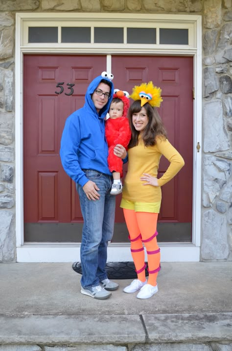 Family Halloween Costumes Sesame Street, Elmo Family Halloween Costume, Seaseme Street Costume, Family Sesame Street Costumes Diy, Sesame Street Diy Costumes, Sesame Street Costume Diy, Sesame Street Halloween Costumes Family, Family Sesame Street Costumes, Sesame Street Family Costume