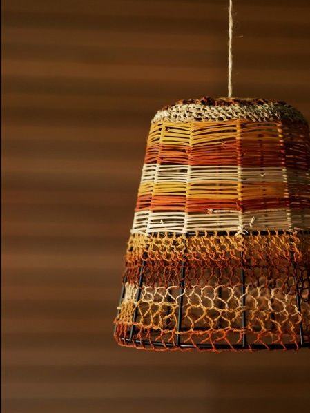 Home-made lights shades with colours. Polygon pattern? Patio Furniture Inspiration, Diy Wire Basket, Woven Lampshade, Woven Lamp, Pallet Patio Furniture, Pallet Patio, Basket Lighting, Diy Basket, Deco Boheme