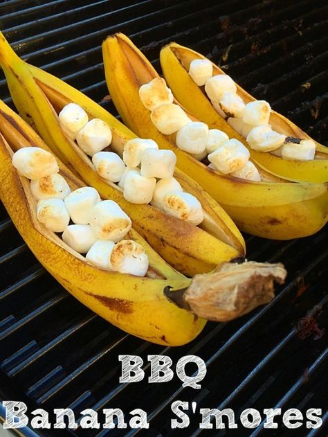 Banana Smores, Smores Dessert Recipes, Healthy Bbq Recipes, Best Bbq Recipes, Bbq Desserts, Smores Dessert, Smore Recipes, Bbq Hacks, S'mores