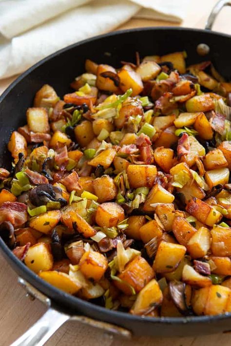 Potato Hash - With Leeks, Mushrooms, and Bacon #hash #recipe #potato #bacon #breakfast Leek And Potato Recipes, Homemade Nacho Cheese Sauce, Homemade Nachos, Potato Hash, Baked Strawberries, Year 3, Spatulas, Linguine, Oven Roast