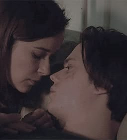 Bill Skarsgard Kiss Gif, Bill Skarsgard Kiss, Bill Skarsgard Boyfriend Material, Bill Skarsgård Gif, Billy Skarsgard, Skarsgard Family, Roman Godfrey, Bill Istvan Günther Skarsgård, Billy Boy