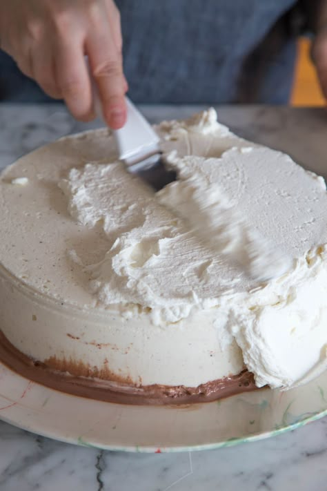 Ice Cream Cake Frosting Recipe, Ice Cream Cake Frosting, Carvel Ice Cream Cake, Carvel Ice Cream, Diy Ice Cream Cake, Dairy Queen Ice Cream Cake, Whipped Cream Icing, Ice Cream Cakes, Ice Cream Cake Recipe