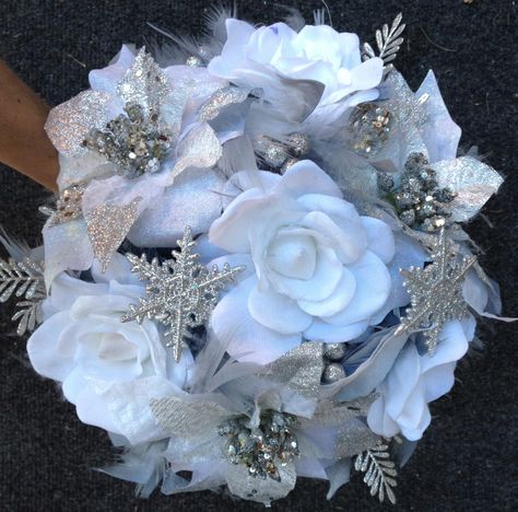 DRAMATIC Winter Wonderland Feathers & Flowers Bridal Bouquet White Silver Snowflake BLING WEDDING Feather Poinsettia Rose Bride Bouquets. $95.00, via Etsy. Snowflake Bouquet, Christmas Wedding Flowers, White Rose Bridal Bouquet, Bridal Bouquet White, Greenery Wedding Bouquet, Flowers Winter, Snowflake Wedding, Winter Wedding Bouquet, Rose Wedding Bouquet