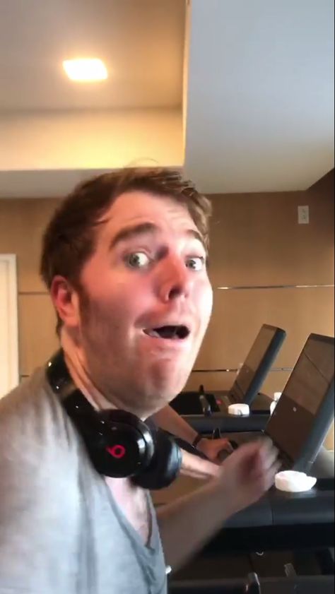 Shane's reaction when he hit 15 million subscribers. Shane Dawson Memes, Shocked Face, Million Subscribers, Shane Dawson, Funny Faces, Meme Pictures, When He, Diy Ideas, Youtubers