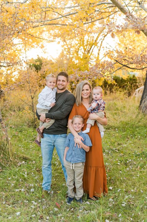 Idaho Falls Fall Family Pictures - Michelle & Logan Family Picture Poses For 5 Outdoors, Fall Family Photos 3 Children, Fall Family Of 5 Photos, Fall Leaves Family Photos, Family Of 5 Picture Poses, Family Picture Poses For 3, Family Of 5 Photos, Family Of 5 Picture Ideas, Family Of 5 Poses