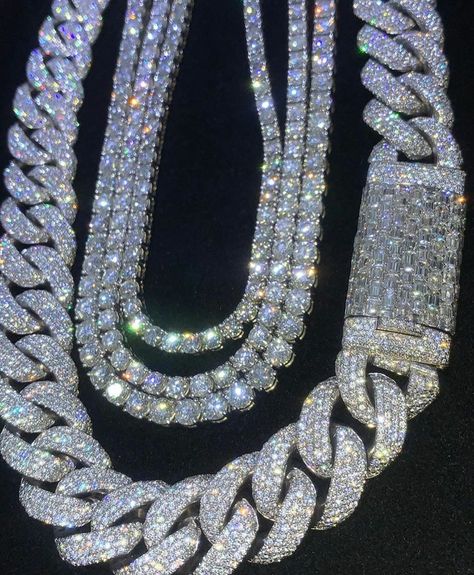 Ice Chain, Big Gold Chains, Light Camera Action, Cuban Link Choker, Jewelry Hip Hop, Iced Out Jewelry, Gold Diamond Watches, Hip Hop Bling, Urban Jewelry