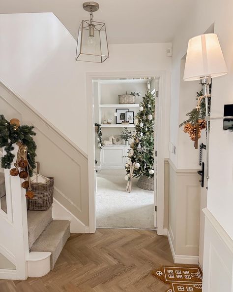 Oh Christmas treeeee 🎄 now that I’ve finished work for the year it really feels like Christmas is around the corner eek!! It’s a… | Instagram Cottage Hallway, Stairs And Hallway Ideas, Entrance Hall Decor, White Hallway, Hallway Colours, House Staircase, Hallway Inspiration, Narrow Hallway Decorating, Home Hall Design