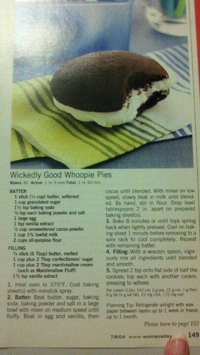 Pin by Sheila Palmer on "magazine stuff | Whoopie pies, Whoopie pie recipe, Chocolate whoopie pies Whoopie Pies Chocolate, Pies Chocolate, Whoopie Pie Filling, Whoopee Pie, Whoopie Pie Recipe, Chocolate Whoopie Pies, Whoopie Pie, Baking Cakes, Amish Recipes