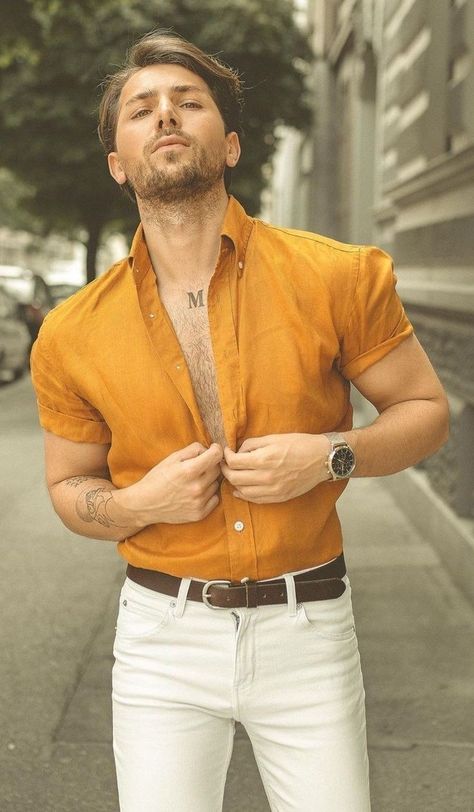 Yellow Shirt Men, Yellow Shirt Outfit, Yellow Pants Outfit, Mustard Yellow Outfit, Mustard Outfits, Mustard Shirt, Milan Fashion Week Men, Mustard Pants, White Pants Outfit