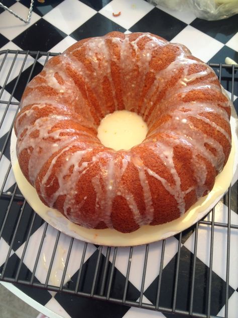 Orange Cake Mix Recipes, Orange Dreamsicle Cake Recipe, Dreamsicle Cake Recipe, Orange Dreamsicle Cake, Orange Cake Recipe Moist, Dreamsicle Cake, Orange Drizzle Cake, Moist Orange Cake, Orange Dreamsicle