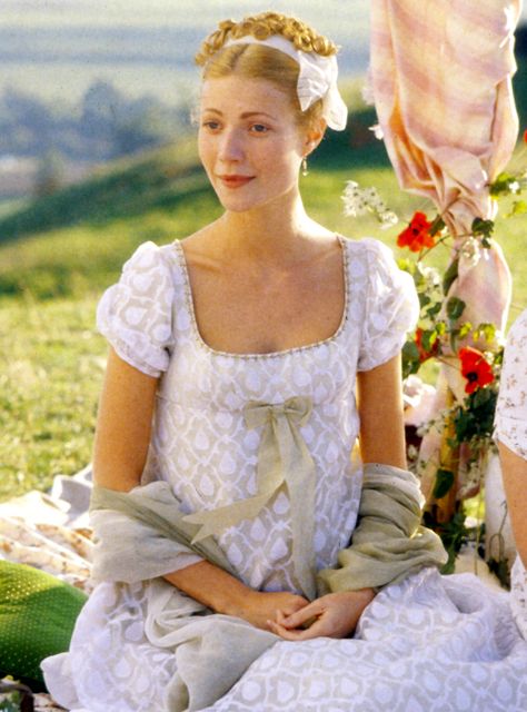 What do you think of this classic? Emma Gwyneth Paltrow, Jane Austen Dress, Emma 1996, Emma Movie, Regency Aesthetic, Jane Austen Movies, Emma Woodhouse, Emma Jane Austen, Regency Era Fashion