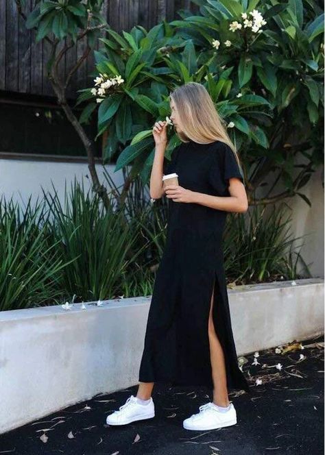 For an Endlessly Versatile Pick: Germinate Maxi T-Shirt Dress Comfy Maxi Dress, Pretty Maxi Dress, Long Dress Plus Size, Boho Dresses Long, Maxi Outfits, Maxi Dress Outfit, Spring Dresses Casual, Maxi Shirt Dress, Maxi Robes