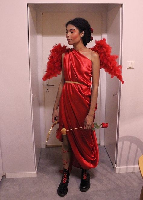 Cupid Costume, Toga Costume, Clever Halloween, Red Dress Costume, Clever Halloween Costumes, Red Dress Makeup, Diy Kostüm, Red Dresses Classy, Red Dress Outfit