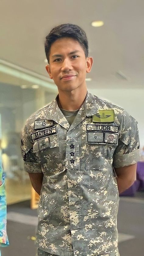 Prince Abdul Mateen, Prince Mateen, Abdul Mateen, Boy Celebrities, My Prince Charming, Men In Uniform, Brunei Darussalam, Prince And Princess, Prince Charming