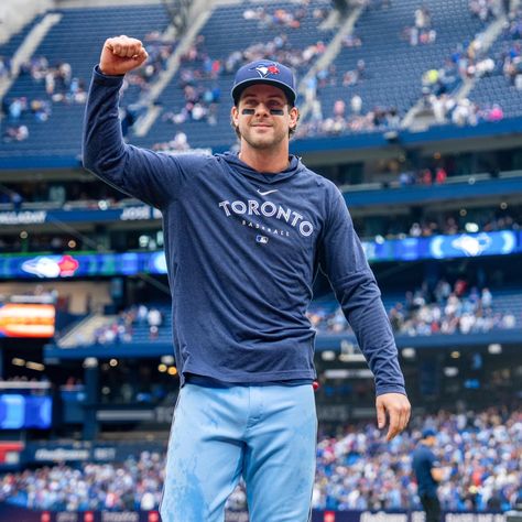 Ernie Clement, Baseball Bf, Baseball Men, Blue Jays Baseball, Baseball Ball, Baseball Boys, Thank You Lord, Men In Uniform, Toronto Blue Jays