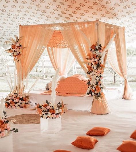 House of Flowers TO on Instagram: "Harpreet & Tariq ♥️ • Decor & Florals: @houseofflowersto" Anand Karaj Decor, Sikh Wedding Decor, House Of Flowers, Anand Karaj, Sikh Wedding, Bridal Outfits, Future Wedding, Wedding Inspo, Wedding Decor