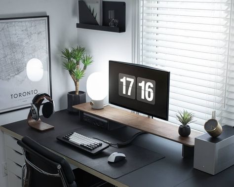 Setup.X on Instagram: “📸 u/mikenogo #Reddit 📺 Send your contributions by DM or e-mail. 🌎 Follow us for more information and beautiful desktops. #SetupX #XSetup ☂️…” Monitor Stand Ikea, Black Desk Office, Interior Design Examples, Computer Desk Setup, Minimal Interior Design, Glass Office, Desk Setups, Workspace Inspiration, Gaming Room Setup