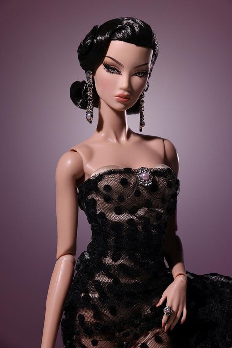 The 4th W Club doll of the year is Redefined Luxury Kyori Sato! — Fashion Doll Chronicles Black Tweed Skirt, Black Cuff Bracelet, Integrity Dolls, Dark Brunette, Black High Boots, Classic Dresses, Barbie Gowns, A Love Letter, Black Tweed