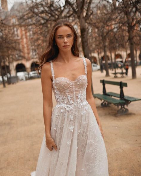 Liz Martinez Bridal (@lizmartinezbridal) • Instagram photos and videos Liz Martinez Wedding Dress, Liz Martinez Bridal, Liz Martinez, California Garden, Collection Couture, Dresses Romantic, Wedding Dresses Romantic, Understated Elegance, Timeless Classic