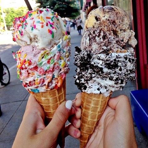 Double the fun. Where can I get this amazing looking ice cream!? - link is to an ice cream picture gallery. After a bit of searching, the fruity pebbles ice cream cone looks most similar to Emack & Bolio's Good Eat, Best Ice Cream, Ice Cream Cones, Food Goals, I Scream, Milkshakes, Frozen Treats, Sweets Treats, Pretty Food