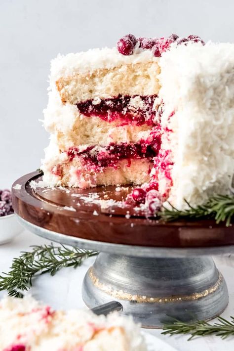 Moist Coconut Cake, Cranberry Filling, Holiday Dessert Recipes, Cranberry Sauce Homemade, Buy Cake, Sweet Tart, Holiday Dessert, Coconut Cake, Holiday Cakes