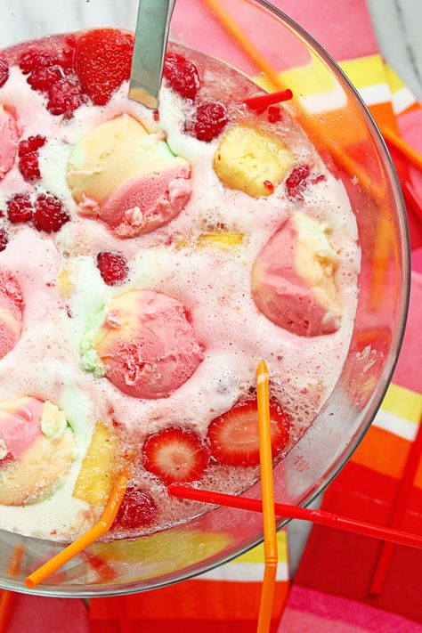 Rainbow Sherbet Punch, Summer Punch Recipes, Sherbet Punch Recipes, Fruit Punch Recipe, Sherbet Recipes, Sherbet Punch, Alcoholic Punch Recipes, Raspberry Sherbet, Easy Punch Recipes