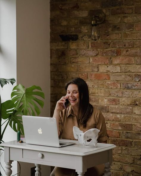 Throwback to the amazing bespoke branding shoot I did for @themumahub, the incredible Hypnobirthing doula! ✨ The vibes were all about happiness, love, and pure calmness. Seriously, 3 hours flew by! 📸 #hypnobirthing #doula #brandingphotography #themumahub #womensupportingwomen #pregnancyjourney #positivebirth #birthphotography #behindthescenes #photography #lovemyjob Doula Photoshoot, About Happiness, Personal Branding Photography, Branding Shoot, Branding Session, Birth Photography, Pregnancy Journey, Branding Photography, Love My Job