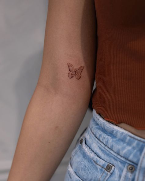 this is your sign to get that cute brown tattoo🤎 Brown Line Tattoo, Brown Fine Line Tattoo, Brown Tattoos On Brown Skin, Dark Brown Tattoo, Brown Ink Tattoo On Light Skin, Brown Ink Tattoos, Cute Fine Line Tattoos, Brown Ink Tattoo, Brown Tattoos