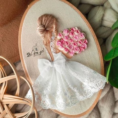 Ballerina Embroidery, Wedding Embroidery Hoop, Silk Ribbon Embroidery Patterns, Embroidery Hoop Art Diy, Crochet Basket Pattern Free, Embroidery Stitches Beginner, Hand Embroidery Patterns Free, Embroidery Lessons, Diy Embroidery Designs