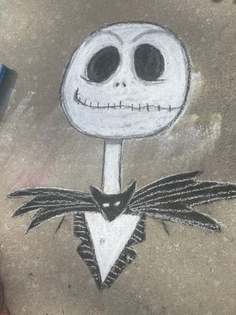 Scary Chalk Drawings, Jack Skellington Chalk Art, Jack The Skeleton Painting Easy, Halloween Chalk Ideas, Chalk Art Halloween, Chalk Disney Art, Chalk Art Easy, Disney Chalk Art, Halloween Chalk Art