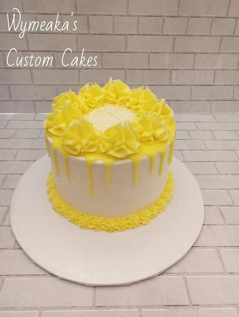 Simple Buttercream Drip Cake by Wymeaka's Custom Cakes - https://cakesdecor.com/cakes/345866-simple-buttercream-drip-cake Simple Lemon Cake, Buttercream Drip Cake, Buttercream Drip, Lemon Birthday Cakes, Buttercream Cake Designs, Chocolate Cake Designs, Fruity Cake, Elegant Birthday Cakes, Spring Cake