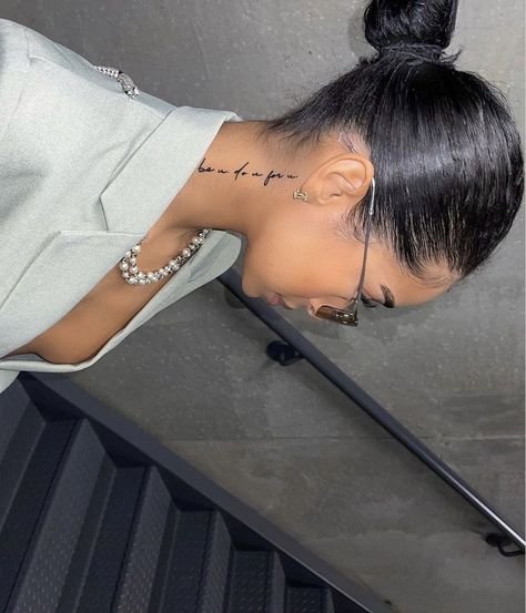 Neck And Behind Ear Tattoos, Female Behind The Ear Tattoos, Script Tattoo Neck, Side Of The Neck Tattoos Women, Neck Tattoos Women Words, Love Neck Tattoo, Tiny Neck Tattoos For Women, Side Neck Tattoo Writing, Cursive Neck Tattoo