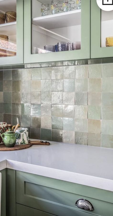 Green Splash Back Kitchen, Kitchen Backdrop Tiles, Kitchen With Colorful Backsplash, Green Cabinets Backsplash Ideas, Mint Kitchen Ideas, Small Sage Green Kitchen, Green Splashback Kitchen, Green Tile Kitchen Backsplash, Green Kitchen Backsplash