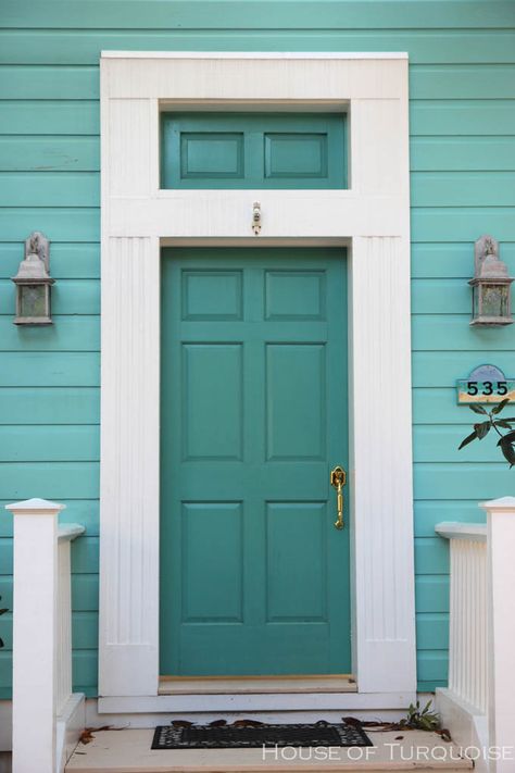 House of Turquoise: Turquoise Houses of Seaside, Florida | turquoise door Teal Front Doors, Teal House, Teal Door, Decorative Doors, Turquoise Door, Door Colour, Green Front Doors, Teal Decor, House Colours