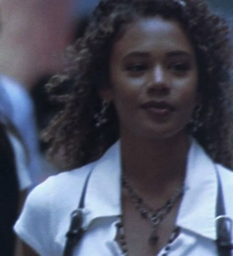 Rachel True The Craft, The Craft Chris, Rochelle Zimmerman, The Craft Movie Aesthetic, The Craft Rochelle, Rochelle The Craft, The Craft Pfp, The Craft Aesthetic, Celestial Goth