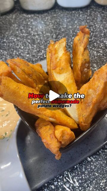 ᗩᑎᘜᗴᒪ | 𝐓𝐇𝐄 𝐂𝐎𝐎𝐊𝐈𝐍𝐆 𝐌𝐀𝐌𝐀 | on Instagram: "How to make homemade potato wedges?  #homemade #wedges #homemadewedges #fries #frenchfries" How To Make Jojo Potatoes, How To Make Fries From Potatoes In Oven, Homemade Wedge Fries, How To Make Potato Wedges, Potato Wedge Recipes, Homemade Wedges, How To Make Fries, Potato Wedges Fried, Oven Wedges