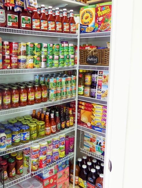 Stock Pile Organization, Food Storage Rooms, Preppers Pantry, Dream Pantry, Storing Spices, Be My Guest, Emergency Food Storage, Emergency Preparedness Kit, Food Storage Organization