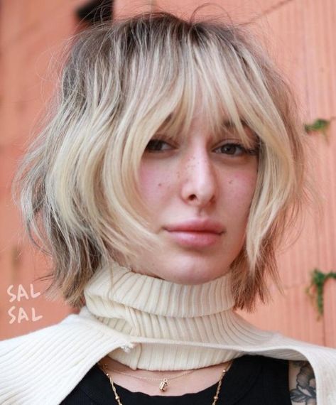 Neck Length Hair, Short Blonde Bobs, Platinum Blonde Highlights, Platinum Blonde Hair Color, Blonde Hairstyle, Choppy Bob Haircuts, Blonde Bob Hairstyles, Chica Cool, Shaggy Haircuts