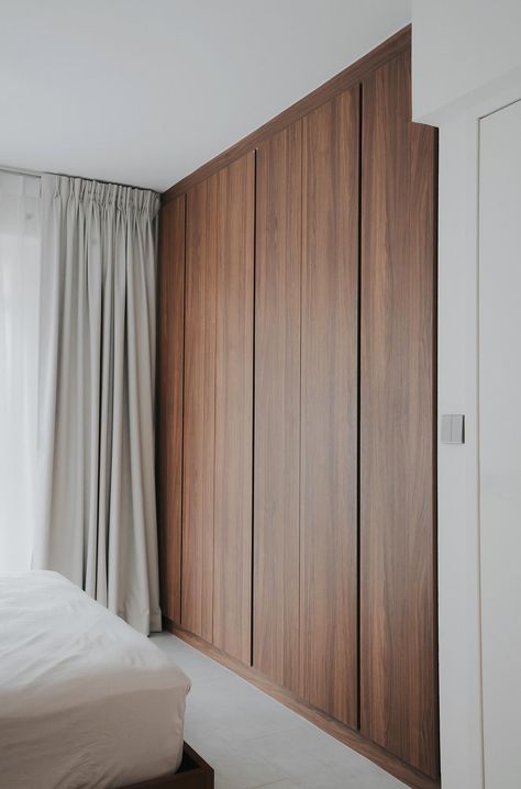 Practical, Stylish: HDB Layout Ideas for DINKs Planning to Have Kids | Qanvast Hdb Wardrobe, Wardrobe With Dresser, Bedroom Wardrobe Ideas, Dog Bedroom, Renovation Budget, Built In Cabinet, Overhead Storage, Kids Bedrooms, Bedroom Wardrobe