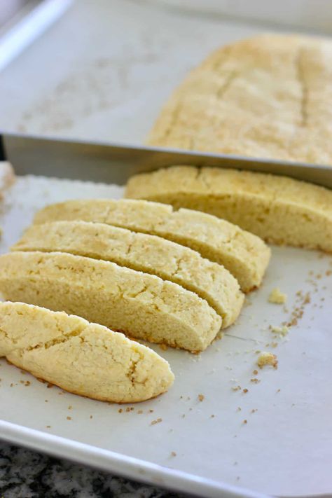 Lemon Biscotti Recipe, Soft Biscotti Recipe, Best Biscotti Recipe, Gluten Free Biscotti, Lemon Biscotti, Soft Ginger Cookies, Chocolate Chip Shortbread Cookies, Italian Bakery, Almond Biscotti