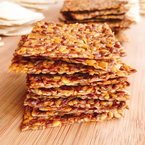 Raw Vegan Crackers - Lovingly Plantbased Dehydrated Snacks, Raw Dinner, Flaxseed Crackers, Yeast Cleanse, Seed Crackers Recipe, Pastry Twists, Spicy Crackers, Wraps Recipes Easy, Wraps Recipes