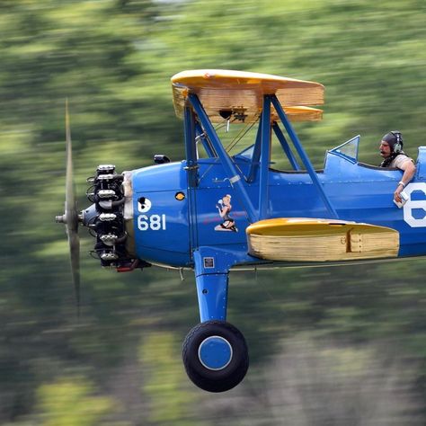 Justin Fortier on Instagram: “Flour bombing in the Boeing Stearman PT-17 at the Flying Circus Aerodrome. • • #warbird #aviation #aviationphotography #aircraftphotography…” Boeing Stearman, Airplane Flight, Craft Photography, Rc Planes, Aviation Photography, Aviation History, Vintage Aircraft, Rc Model, Model Airplanes